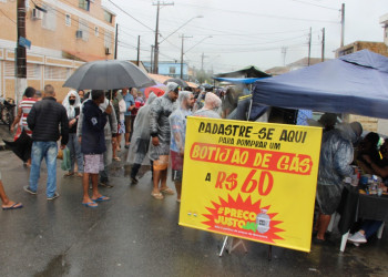 Ação solidária vende botijão de gás a R$ 60 em cinco cidades do país